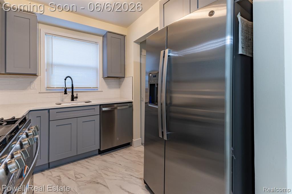 25246 Hayes Road, Roseville, MI 48066 — Photo 8