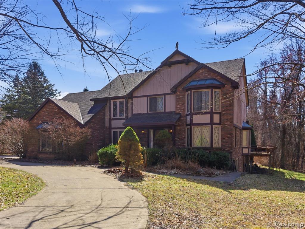 6400 Bridle Lane, Highland, MI 48356 — Photo 2