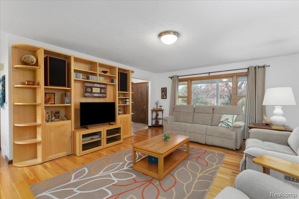 5618 Ann Arbor Saline Road, Saline, MI 48176 — Photo 10