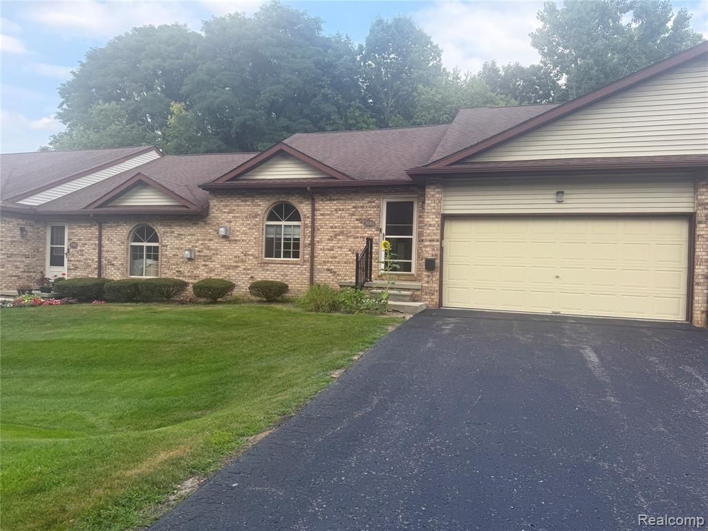 7080 S Bluewater Drive, Clarkston, MI 48348