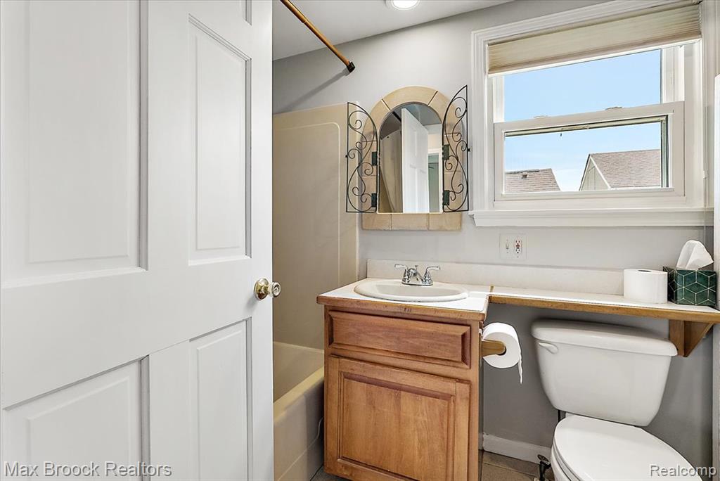 1323 Castlewood Drive, White Lake, MI — Photo 13