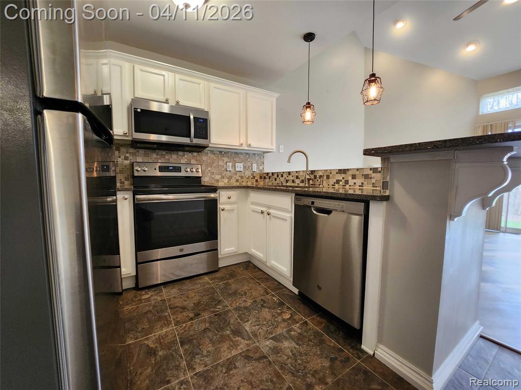 50642 Woodbury Drive, New Baltimore, MI 48047 — Photo 7