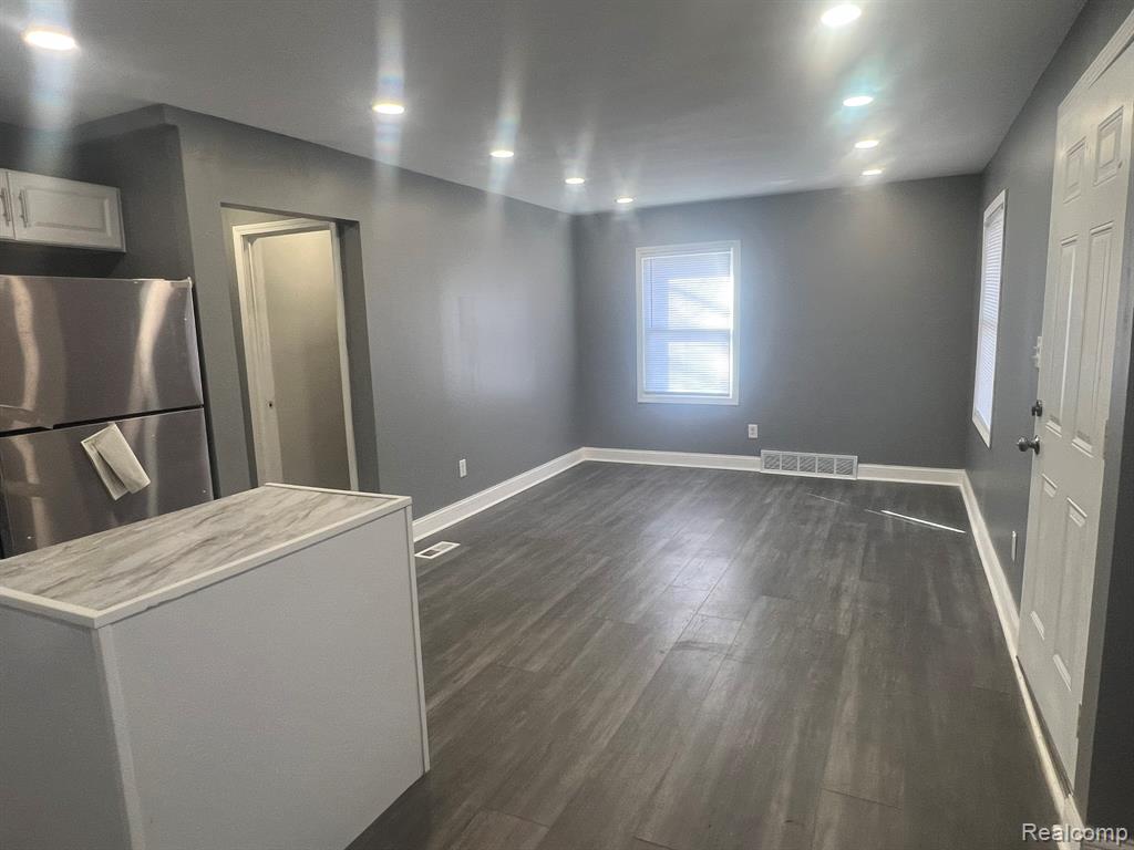 8680 Stahelin Avenue, Detroit, MI 48228 — Photo 5