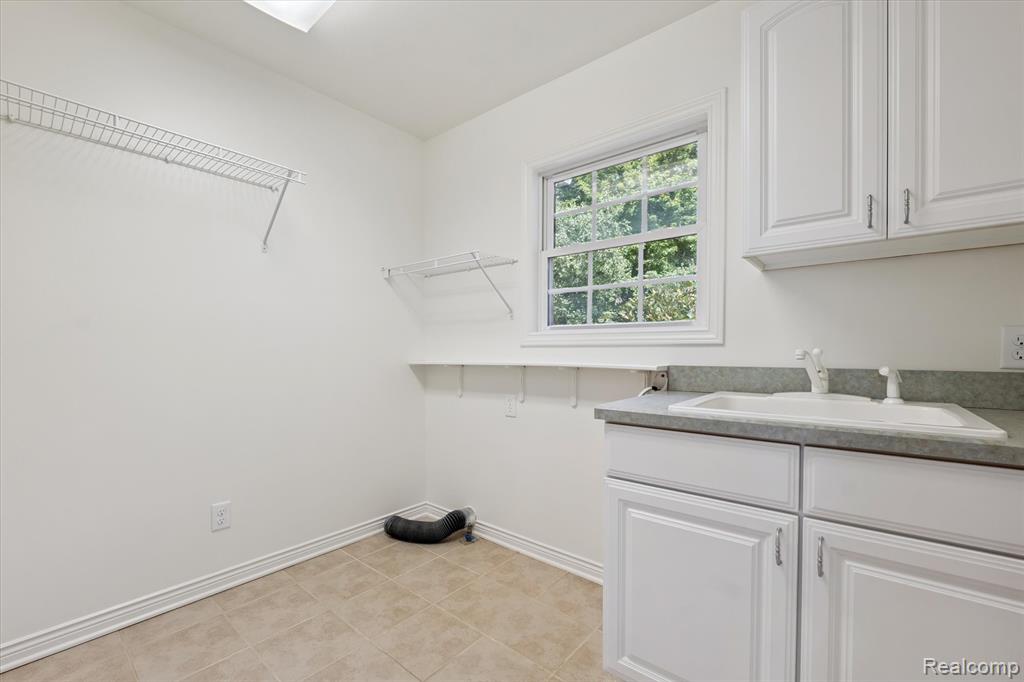 7127 Perry Lake Road, Clarkston, MI — Photo 40