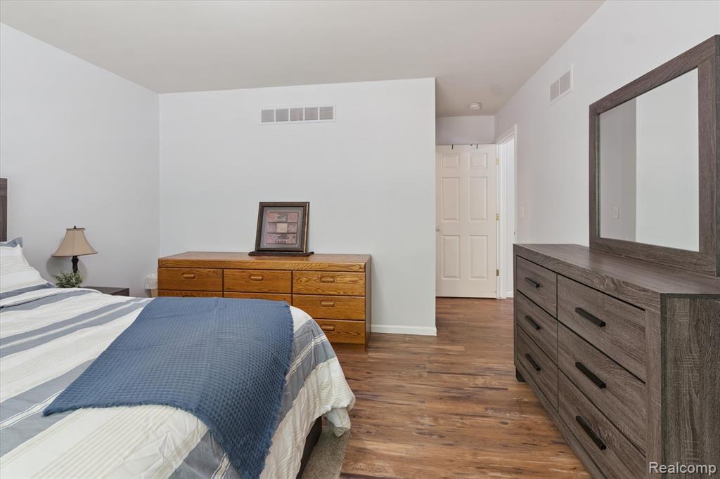 5128 Sandalwood Circle, Grand Blanc, MI 48439 — Photo 12