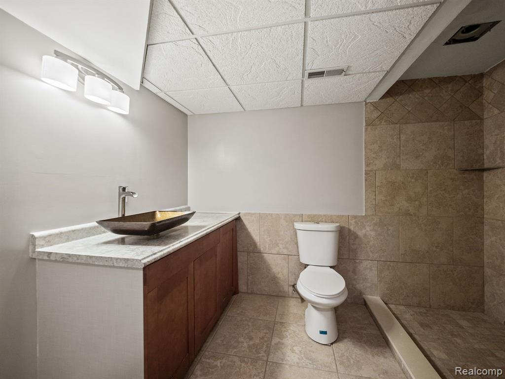 13713 Milton Drive, Belleville, MI 48111 — Photo 39