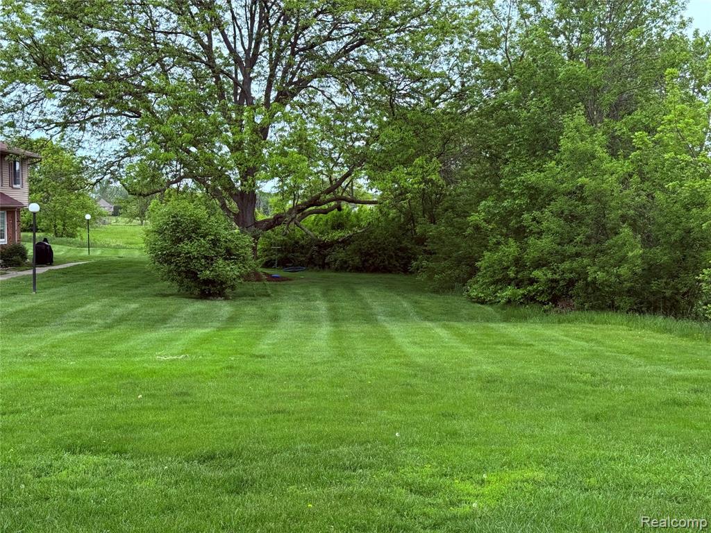 51316 Johns Drive, 14, Chesterfield, MI 48047 — Photo 8
