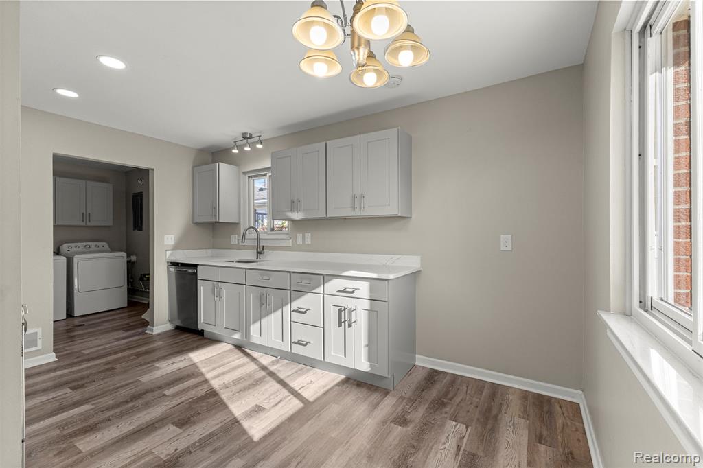 4638 Gertrude Street, Dearborn Heights, MI 48125 — Photo 12