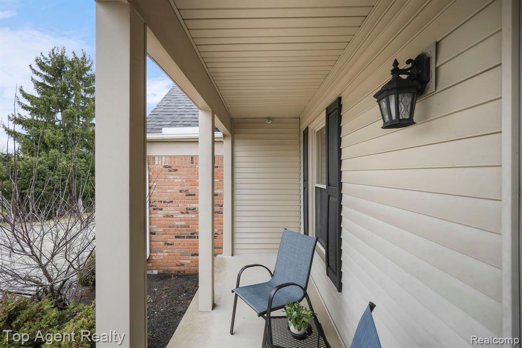 445 LEXINGTON Drive, Rochester Hills, MI 48307 — Photo 4