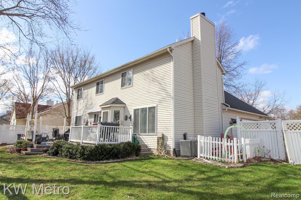 47037 REENE Drive, Belleville, MI 48111 — Photo 5