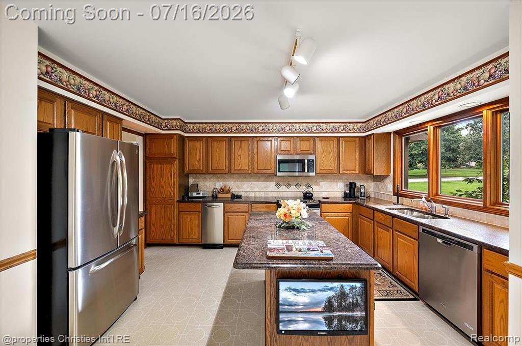 969 Whitegate Drive, Northville, MI 48167 — Photo 10
