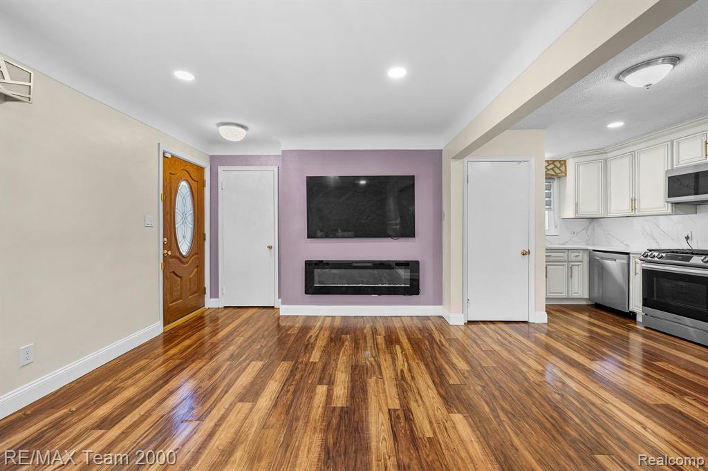 6470 Norborne Avenue, Dearborn Heights, MI 48127 — Photo 6