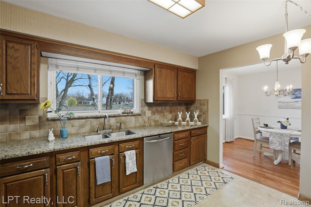 6378 Emerald Lake Drive, Troy, MI 48085 — Photo 11