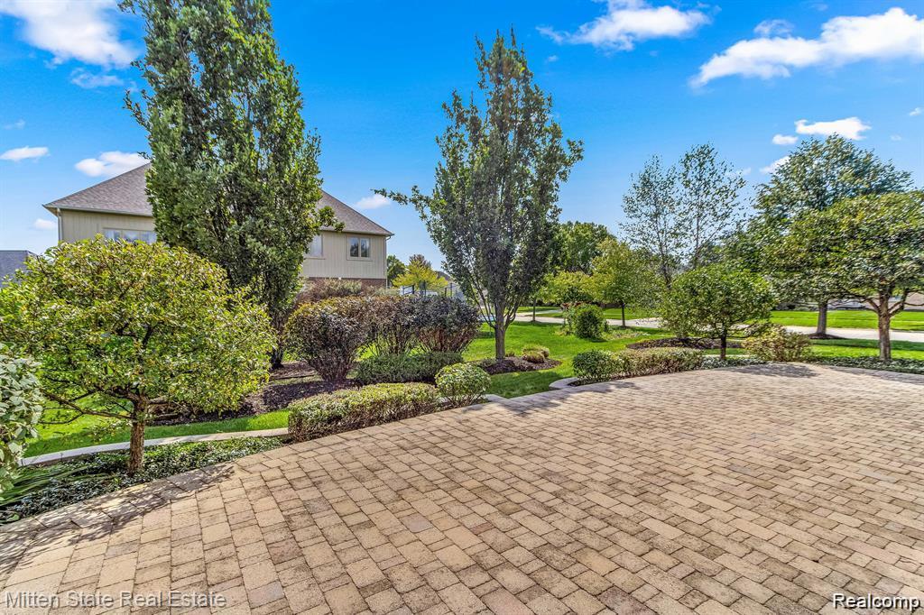 21254 Clayton Drive, Macomb, MI 48044 — Photo 12