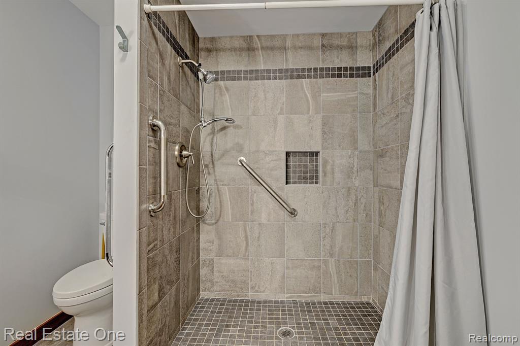 2225 LYNN Road, Sanford, MI 48657 — Photo 54