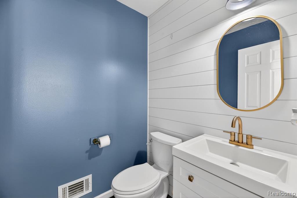 61350 Creekview Drive, South Lyon, MI 48178 — Photo 35