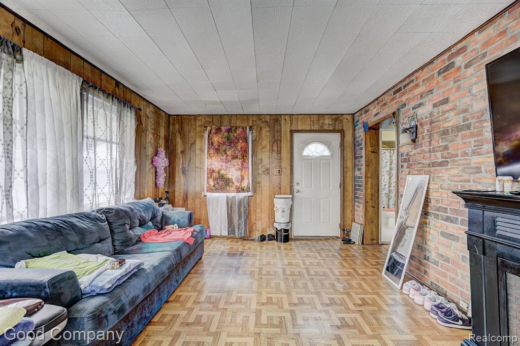 7686 W PARKWAY Street, Redford, MI 48239 — Photo 11