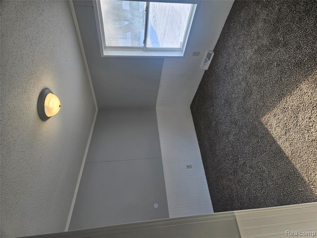 6274 Cree Ct, Flint, MI 48506 — Photo 7