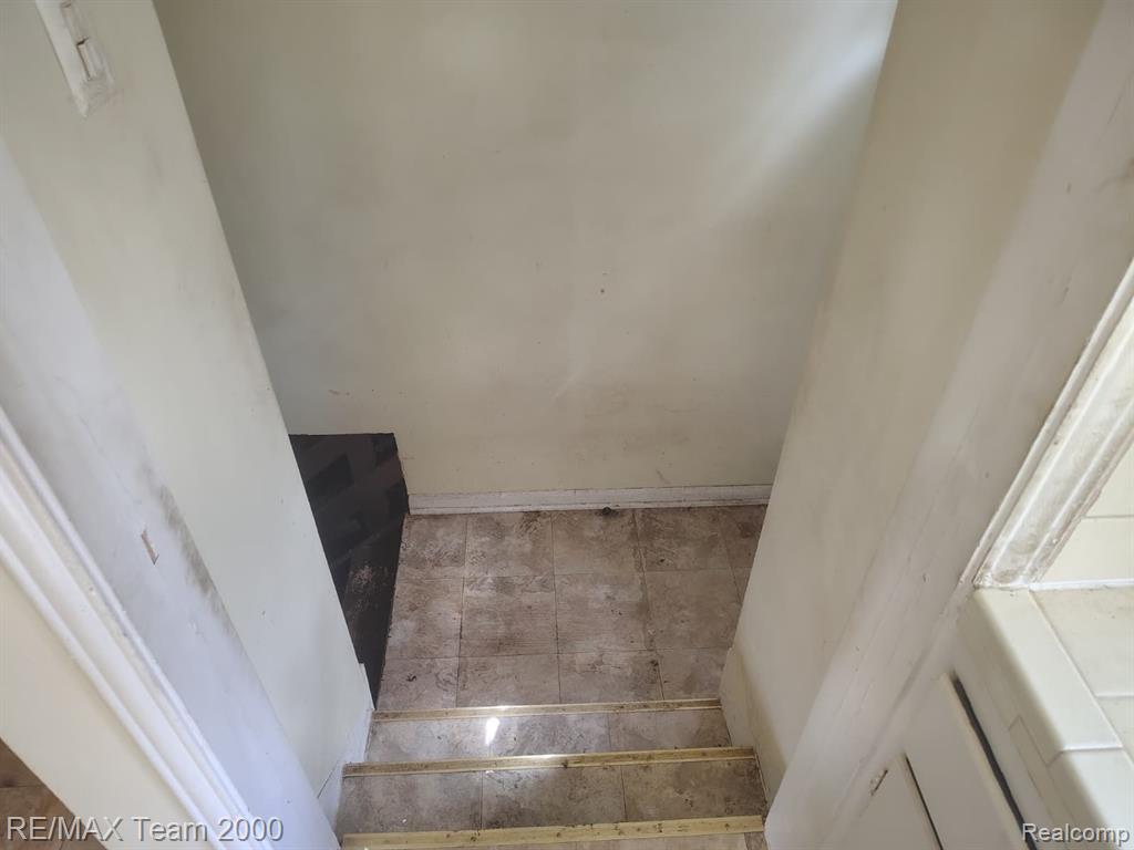 18330 Warwick Street, Detroit, MI 48219 — Photo 14