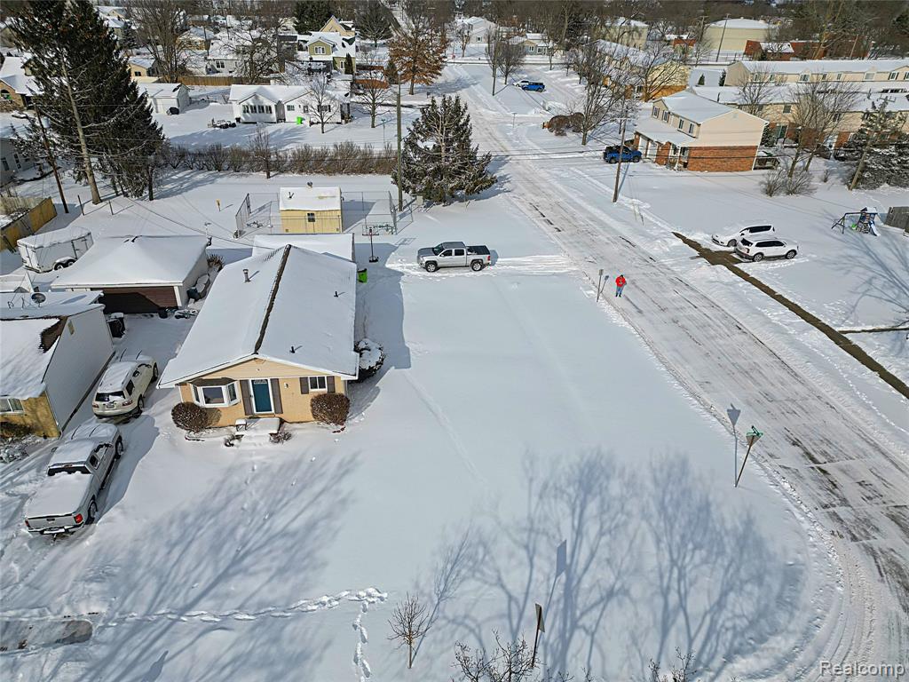 412 Cambridge Avenue, South Lyon, MI 48178 — Photo 7