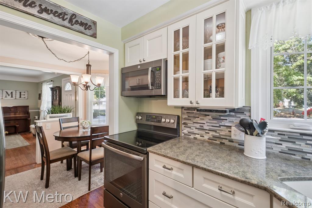 903 Hickory Avenue, Royal Oak, MI 48073 — Photo 13