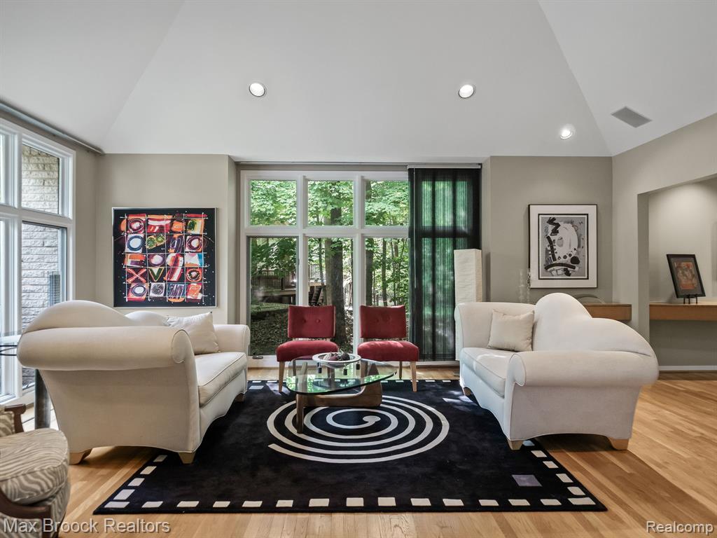 6224 Bromley Court, West Bloomfield, MI — Photo 8