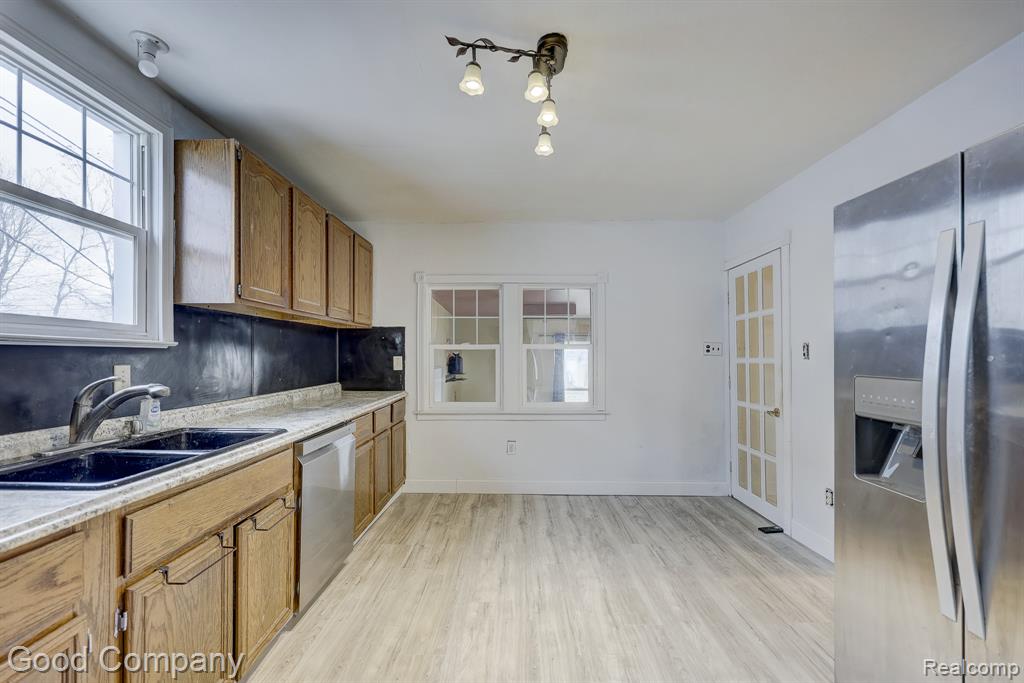736 E Meyers Avenue, Hazel Park, MI 48030 — Photo 13