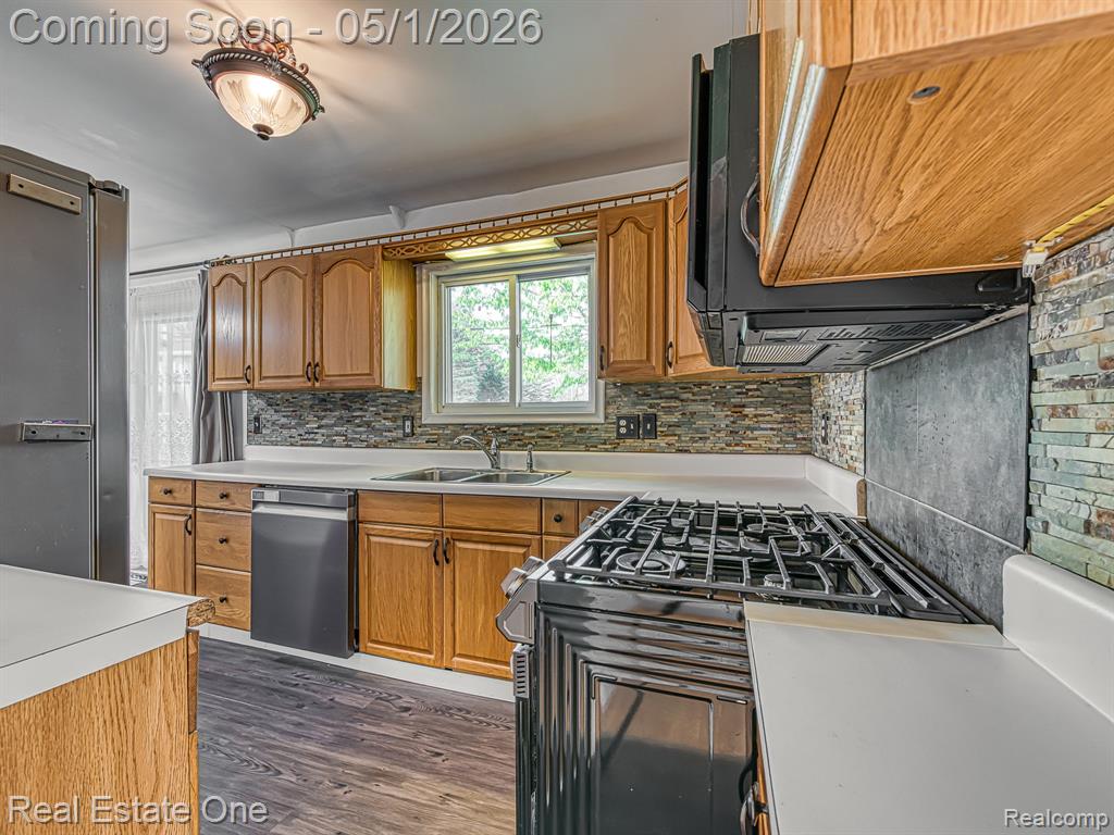 18338 Olmstead, Riverview, MI 48193 — Photo 10