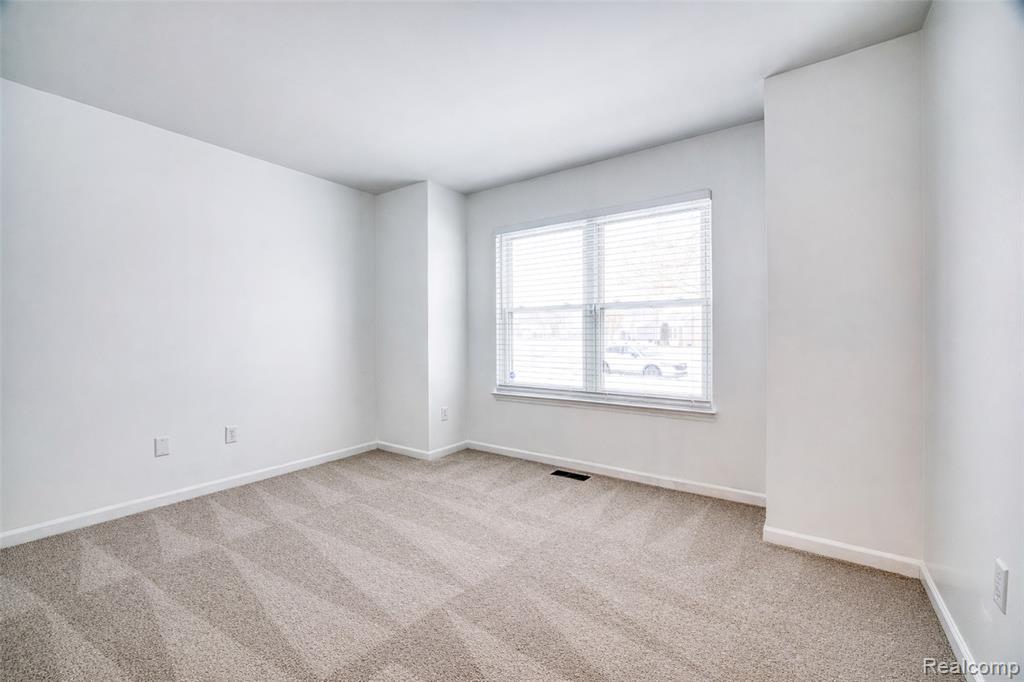 10237 Swan Lake Circle, Ypsilanti, MI 48197 — Photo 25