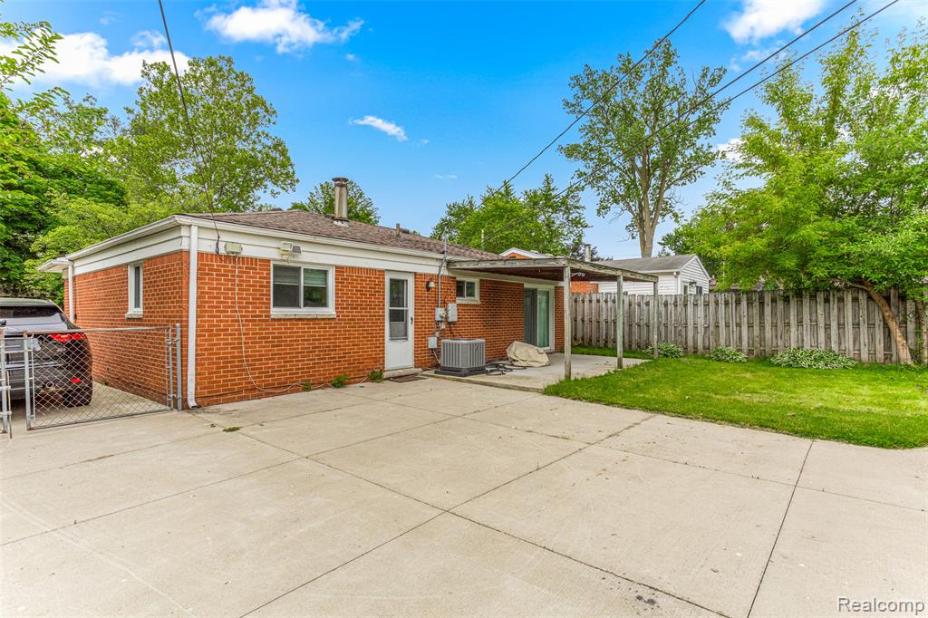 8039 Nightingale Street, Dearborn Heights, MI 48127 — Photo 24