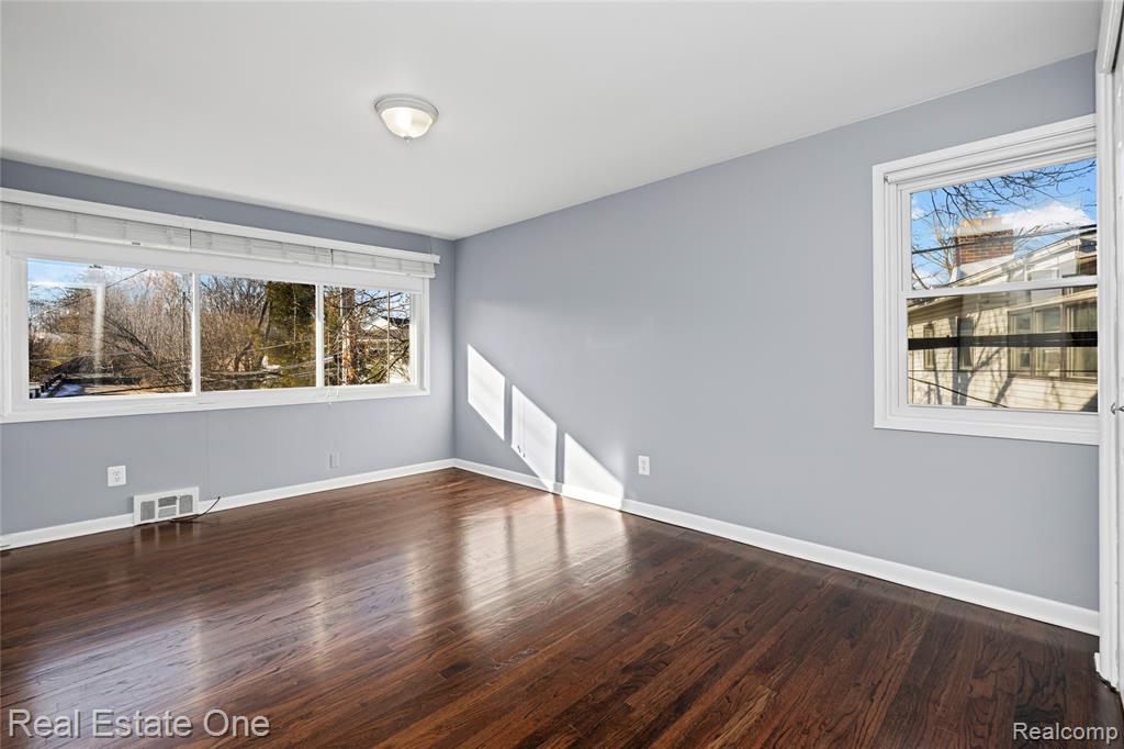 556 Bloomfield Court, Birmingham, MI 48009 — Photo 18