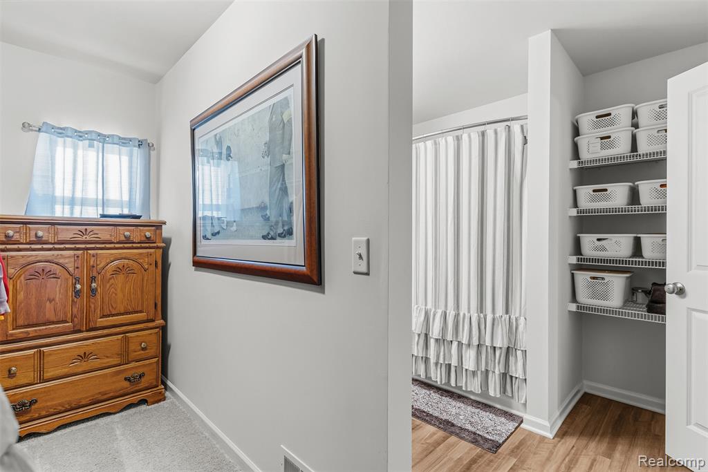 6048 Burton Estates Drive, Burton, MI 48519 — Photo 31