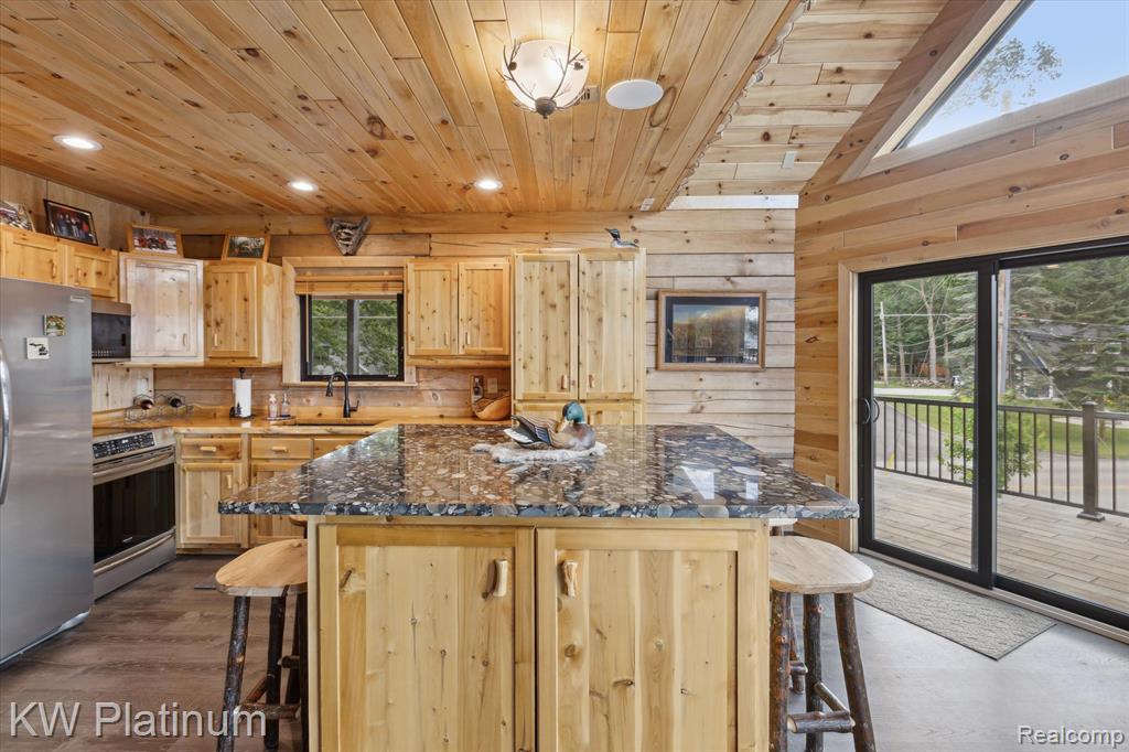 310 Houghton View Drive, Prudenville, MI 48651 — Photo 3