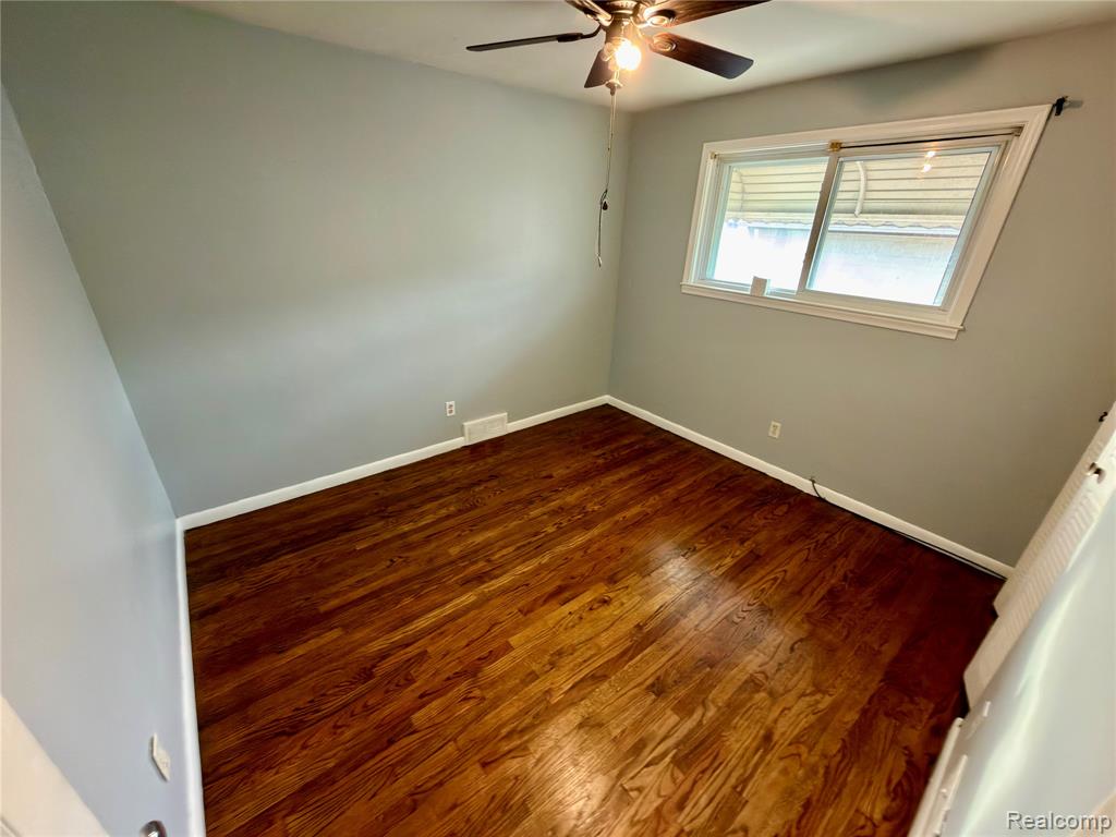 4436 Gertrude Street, Dearborn Heights, MI 48125 — Photo 14