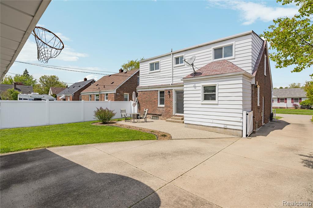 13527 Phelps Street, Southgate, MI 48195 — Photo 51