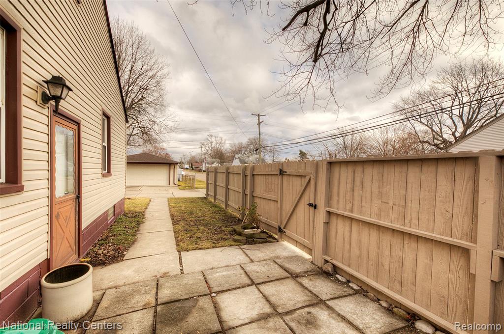 5808 Gilman Street, Garden City, MI — Photo 7