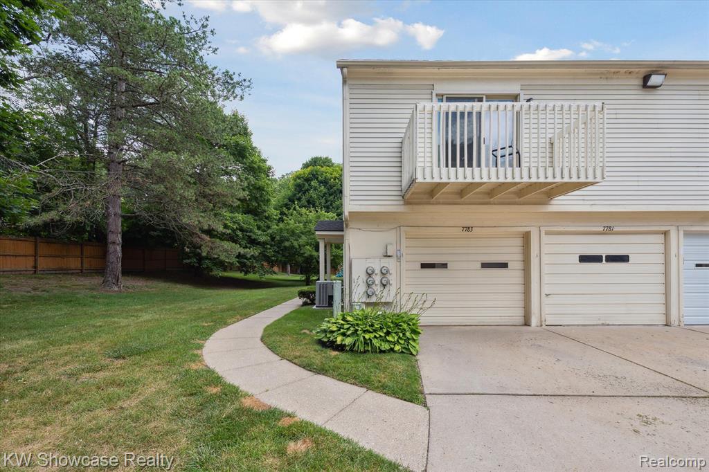 7783 Lake Ridge Drive, Waterford, MI 48327 — Photo 29