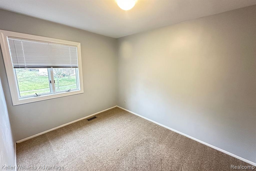 24502 Simmons Drive, Novi, MI — Photo 20