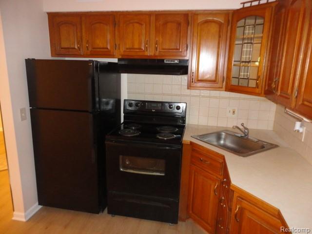 16034 Holz Drive, 16, Southgate, MI 48195 — Photo 12