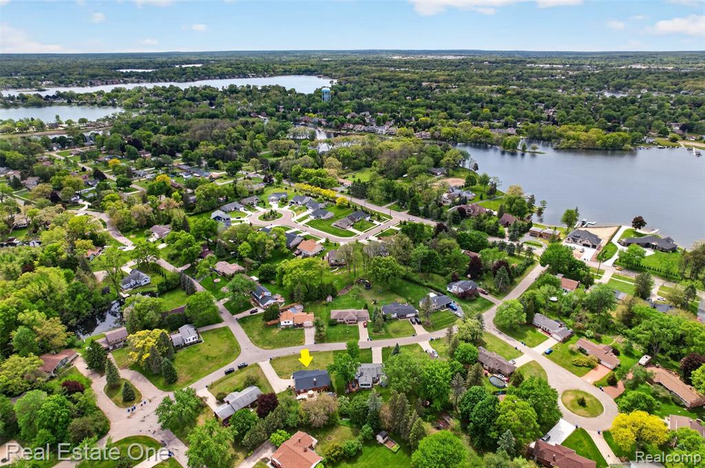2802 Costa Mesa Road, Waterford, MI 48329 — Photo 45