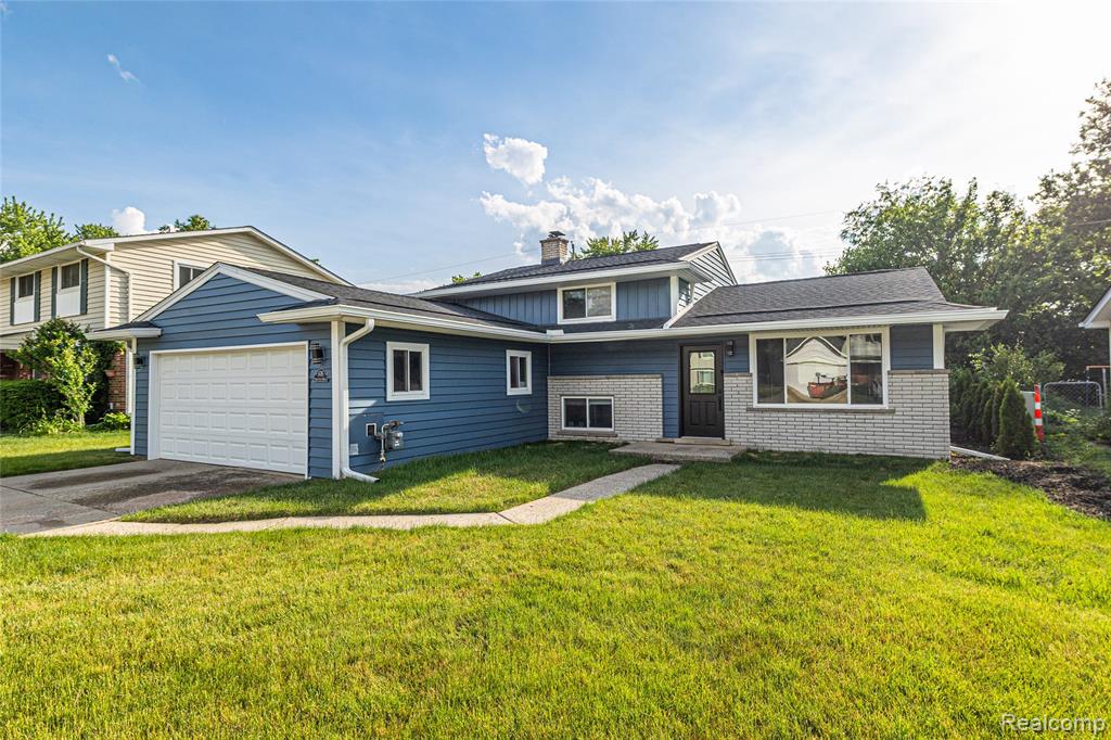 676 Sheffield Road, Auburn Hills, MI 48326 — Photo 2