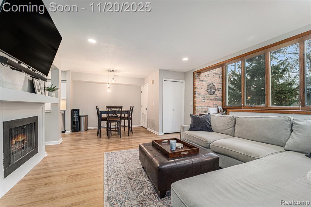 102 Pinewood Circle, Plymouth, MI 48170 — Photo 8