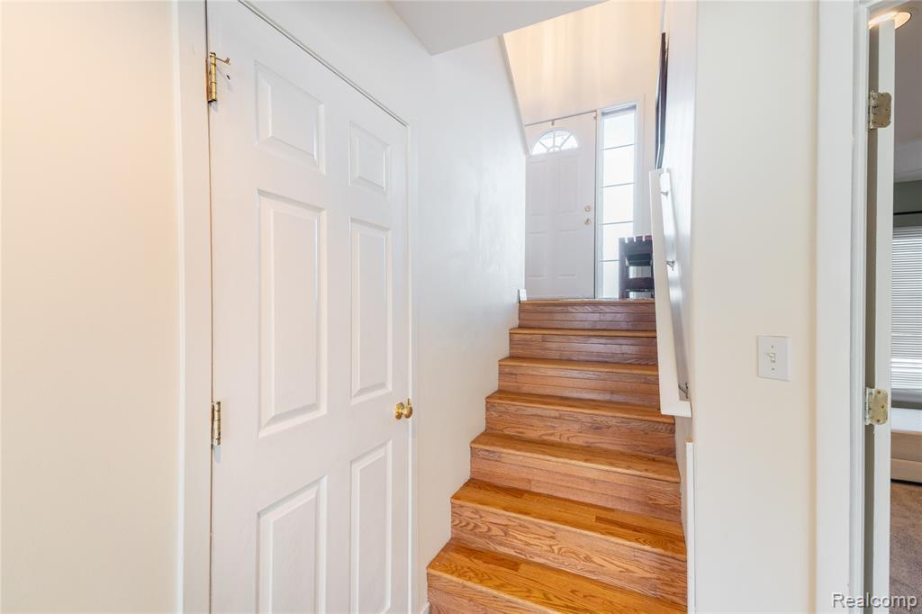 907 Huntclub Boulevard, Auburn Hills, MI 48326 — Photo 25