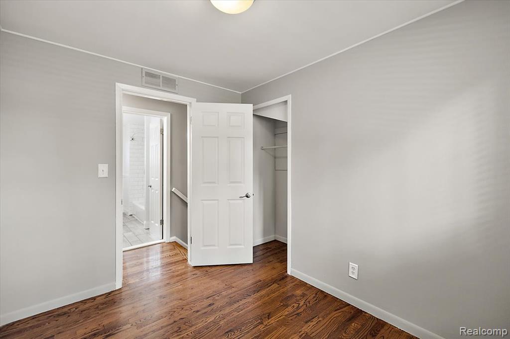 726 Woodlawn Avenue, Royal Oak, MI 48073 — Photo 15