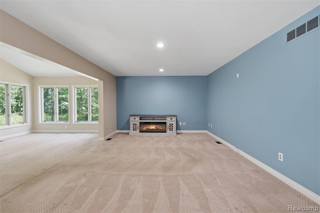 5336 Urbana Drive, Brighton, MI 48116 — Photo 13