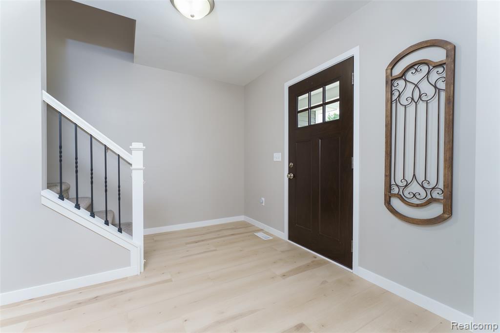 11879 Secluded Ridge Drive, Byron, MI 48418 — Photo 2