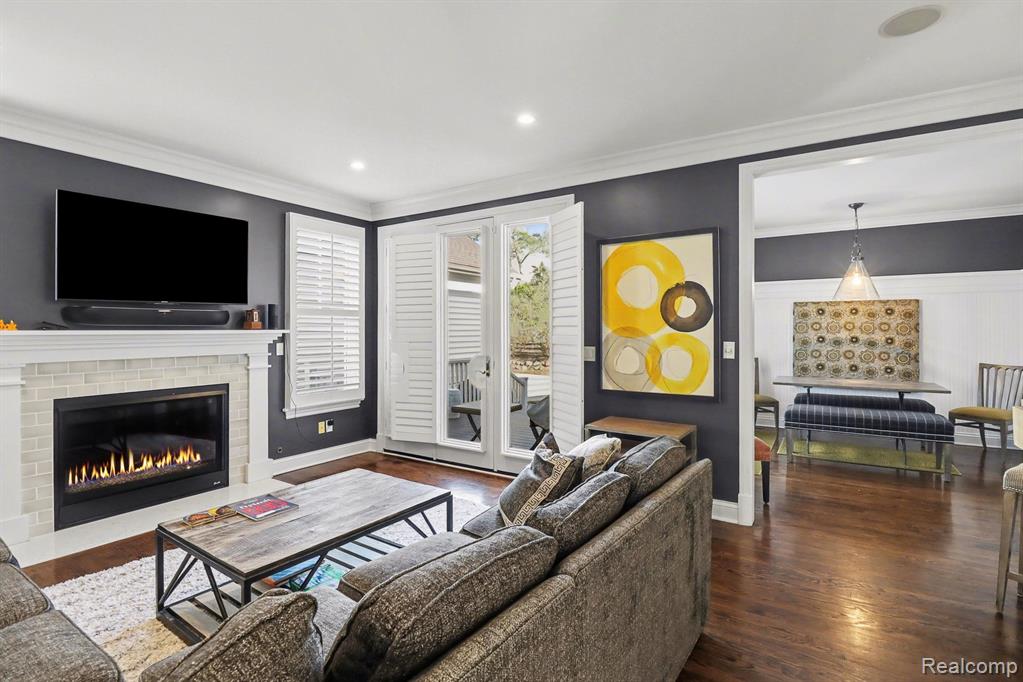 4 Riverbank Drive, Beverly Hills, MI 48025 — Photo 12