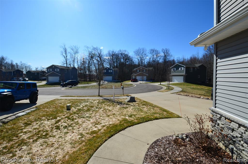 350 Fountain Park Drive, Waterford, MI 48327 — Photo 44