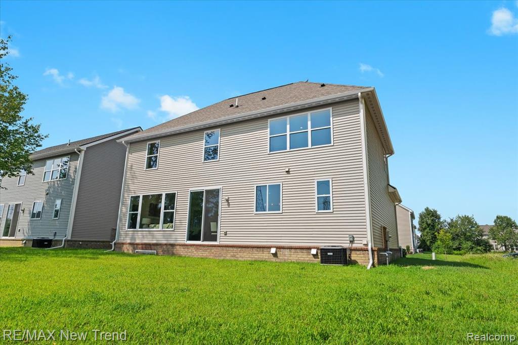 2406 Madison Street, Wixom, MI 48393 — Photo 31