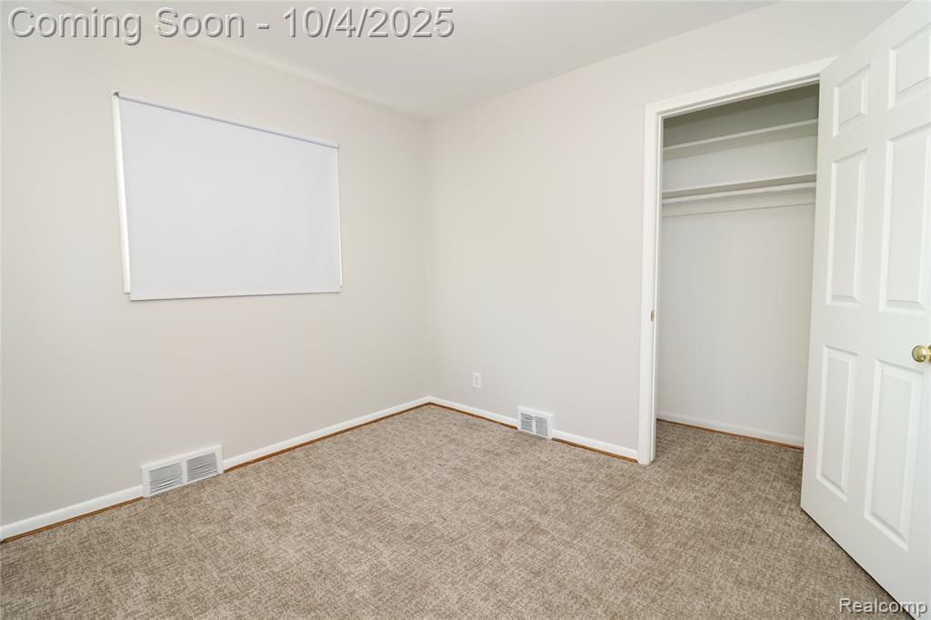 939 Deering Street, Garden City, MI — Photo 20